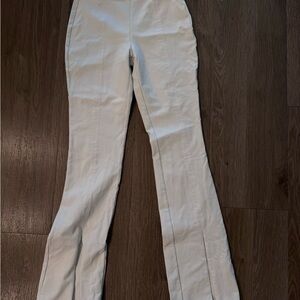 ALO YOGA - White Flared Pants